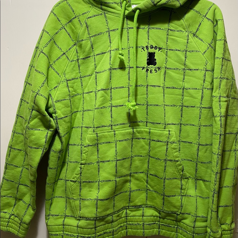 Teddy Fresh pullover. Small.
